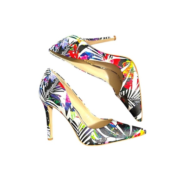 Jessica Simpson Black and White Heels with Stiletto Design - Picture 8 of 12